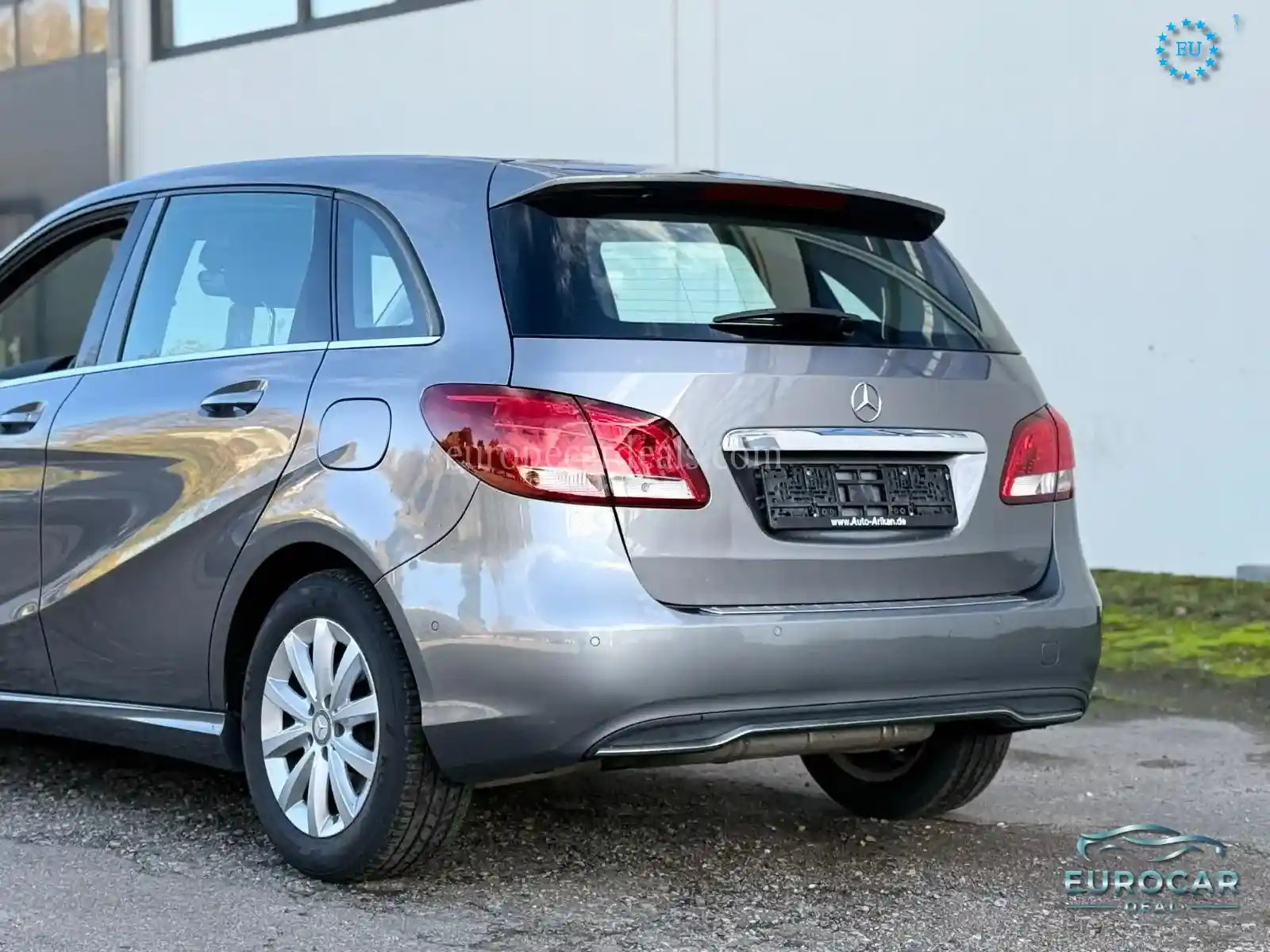Mercedes-Benz B 180