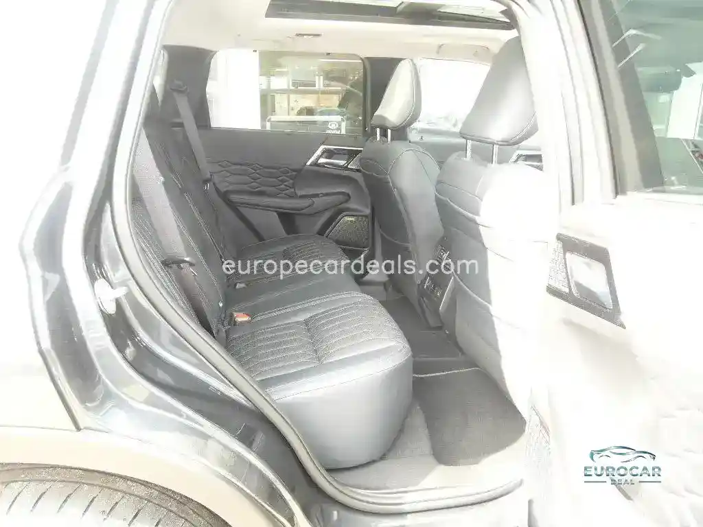 Mitsubishi Plug-in Hybrid Outlander