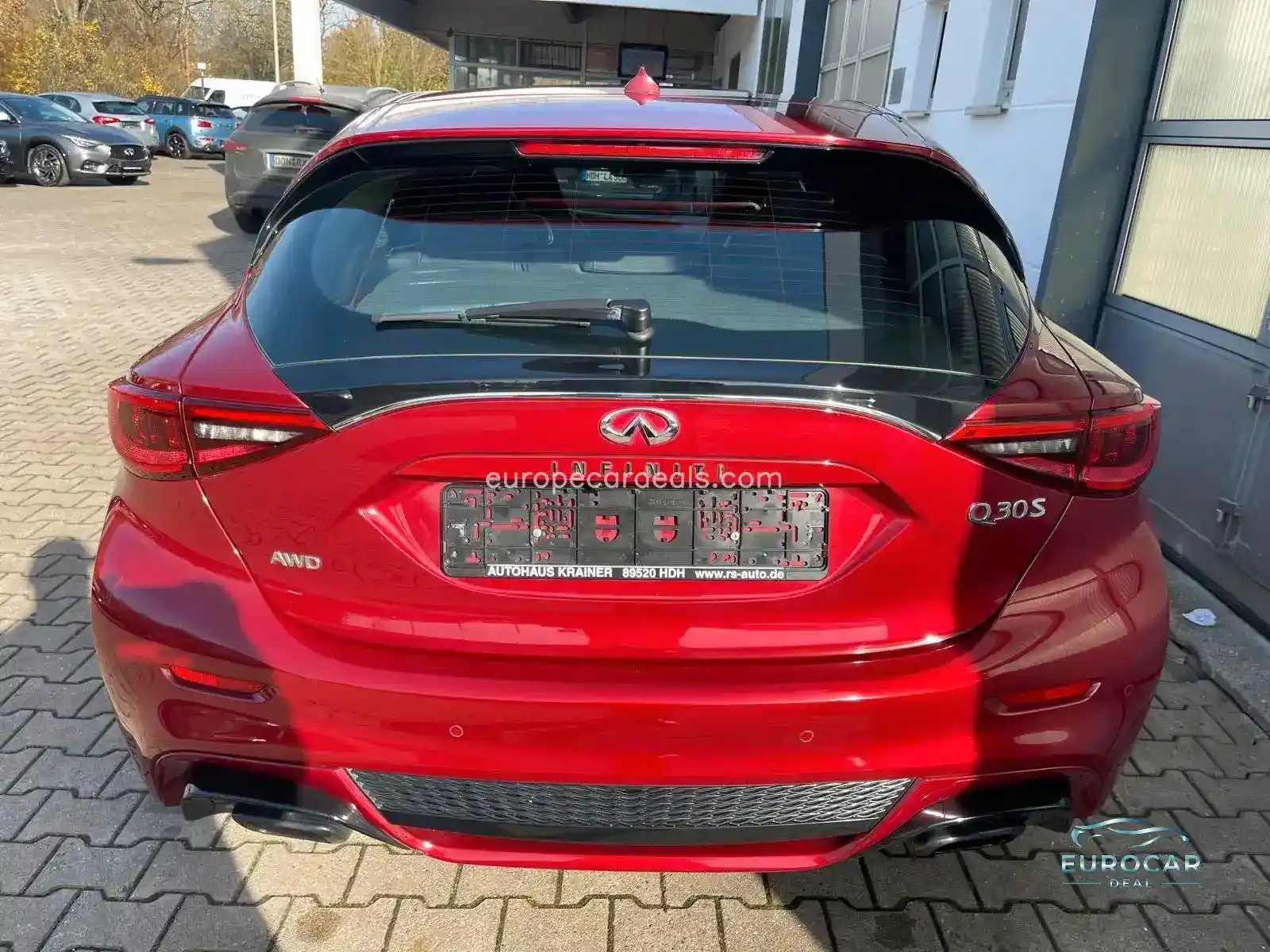 Infiniti Q30