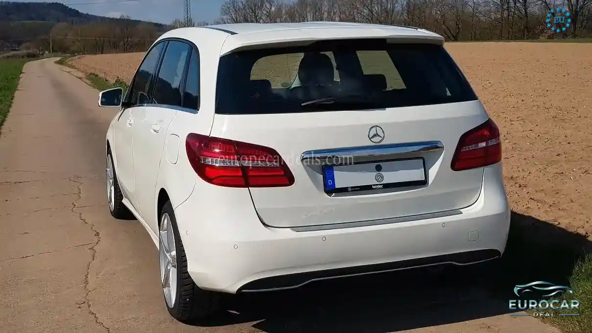 Mercedes-Benz B 180