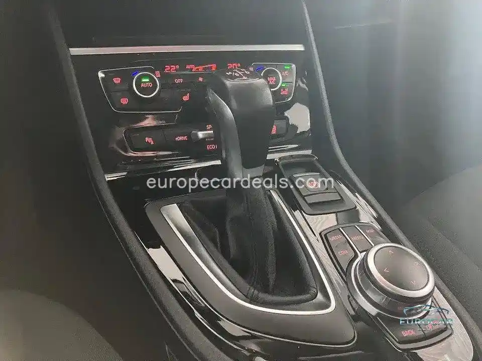 BMW 225