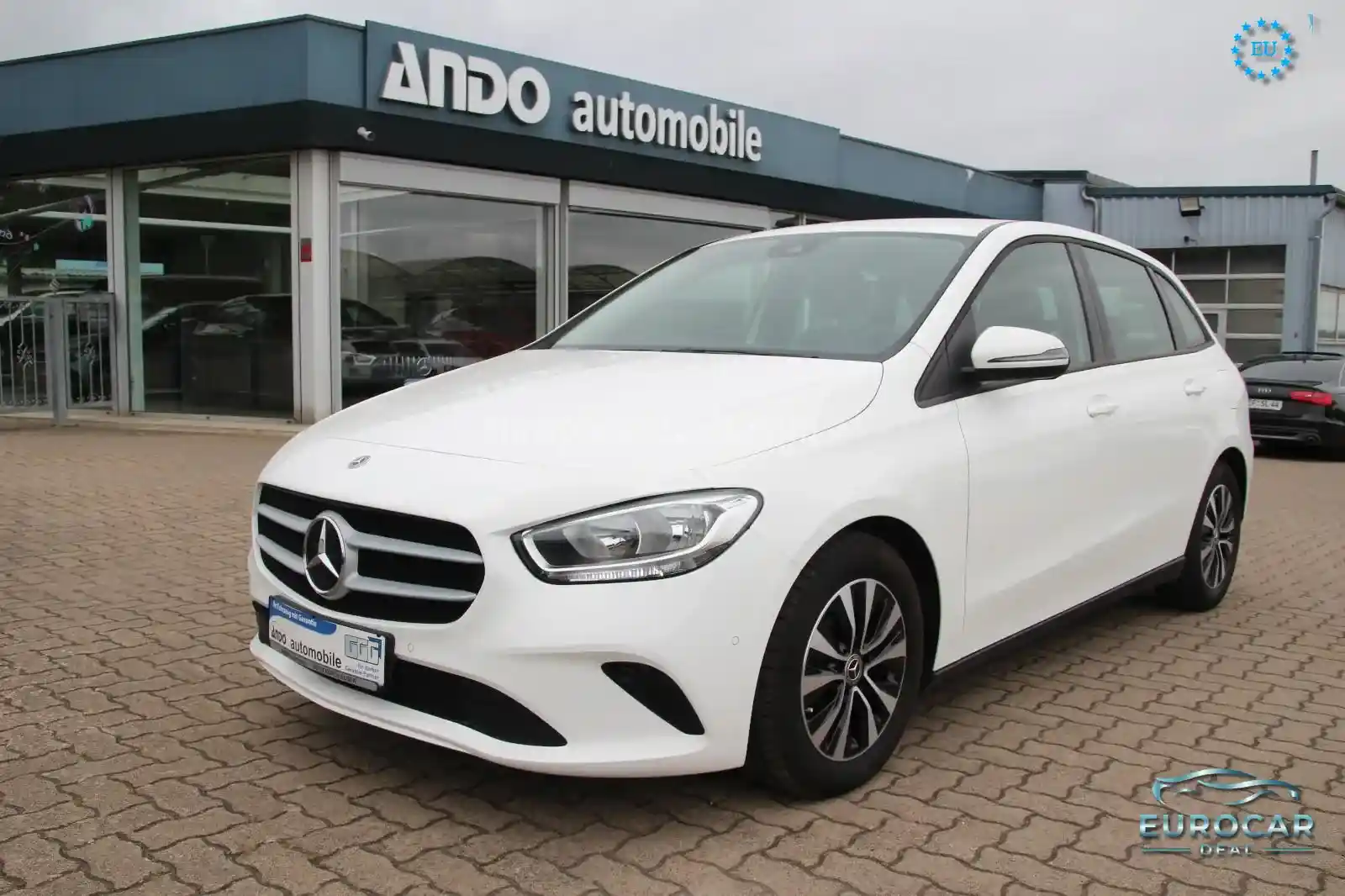 Mercedes-Benz B 180