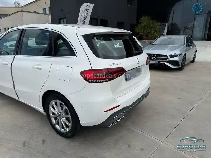 Mercedes-Benz B 200