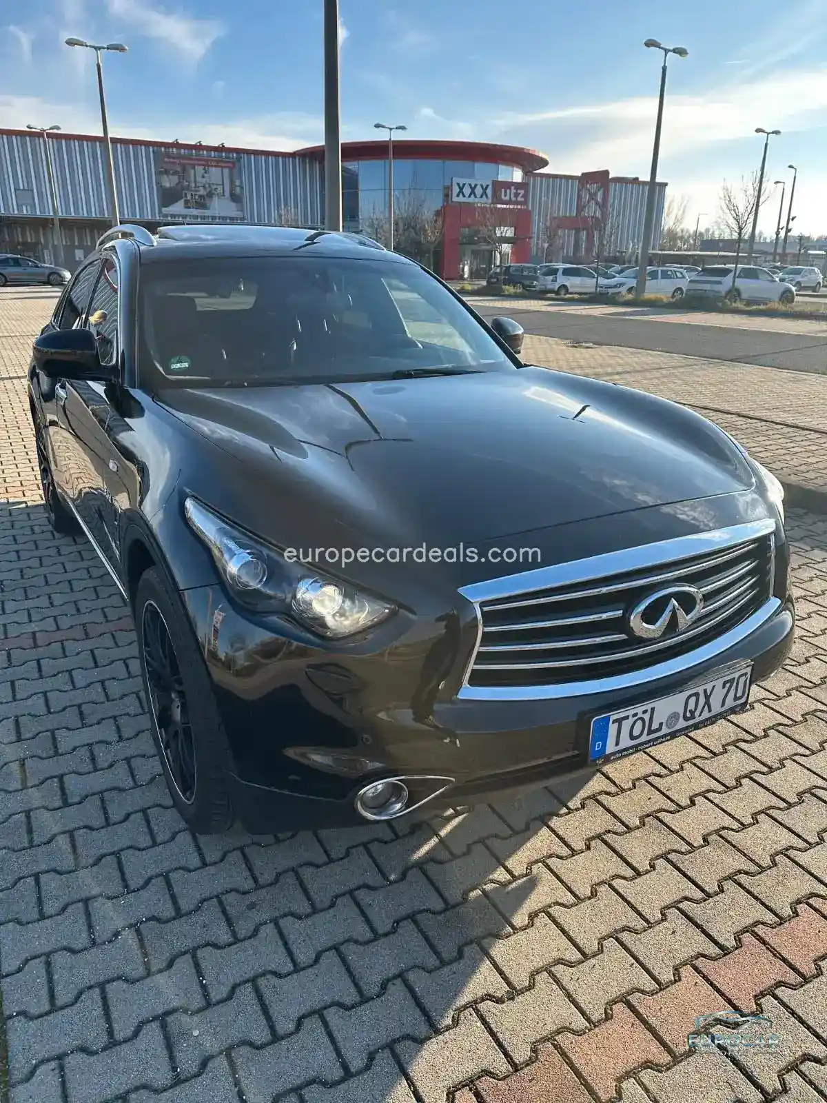 Infiniti QX70