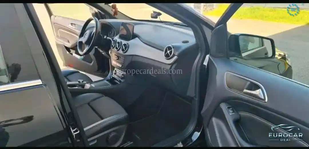 Mercedes-Benz B 200