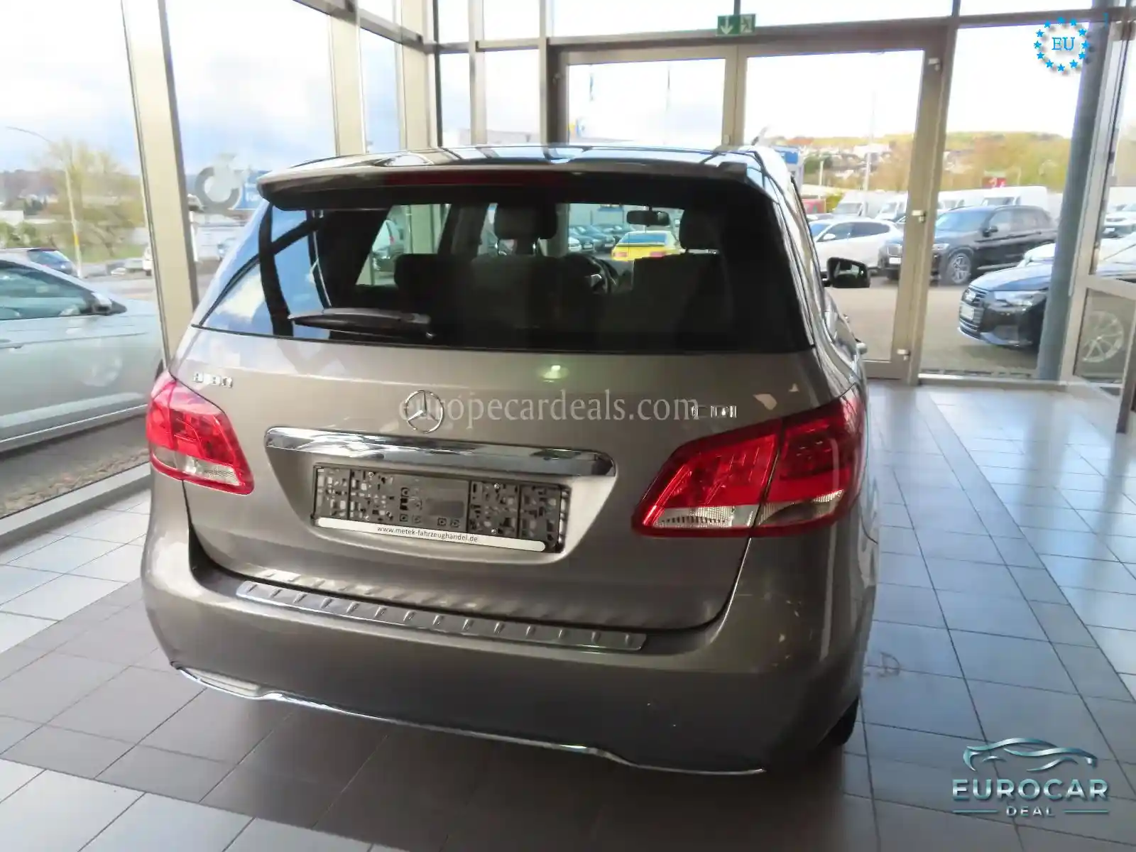Mercedes-Benz B 180