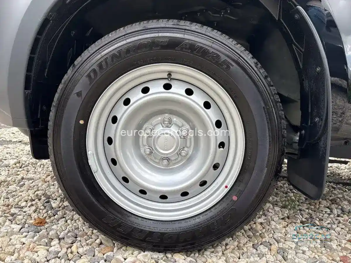 Double Cab 4X4 L A/T MY2025