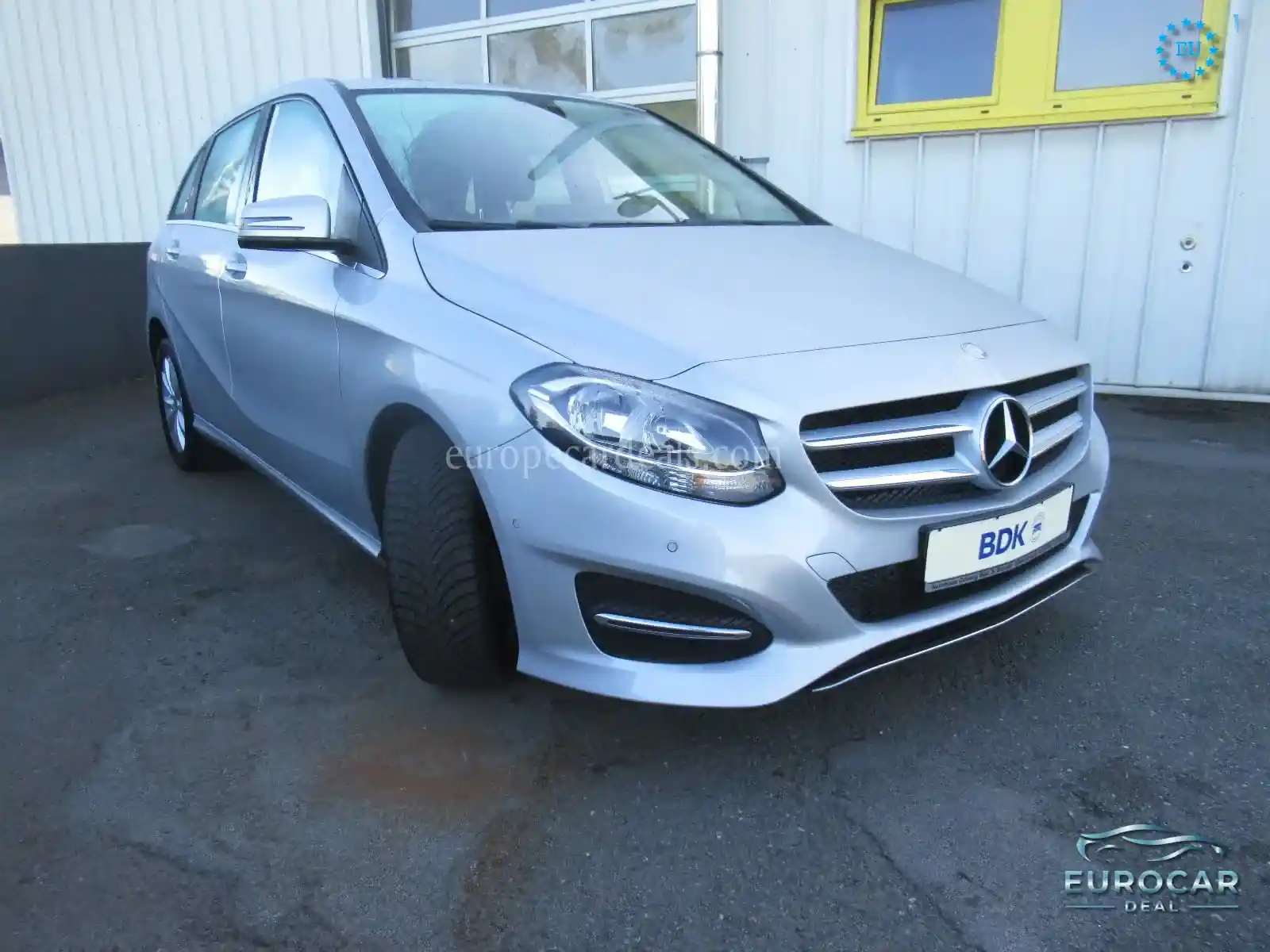 Mercedes-Benz B 180