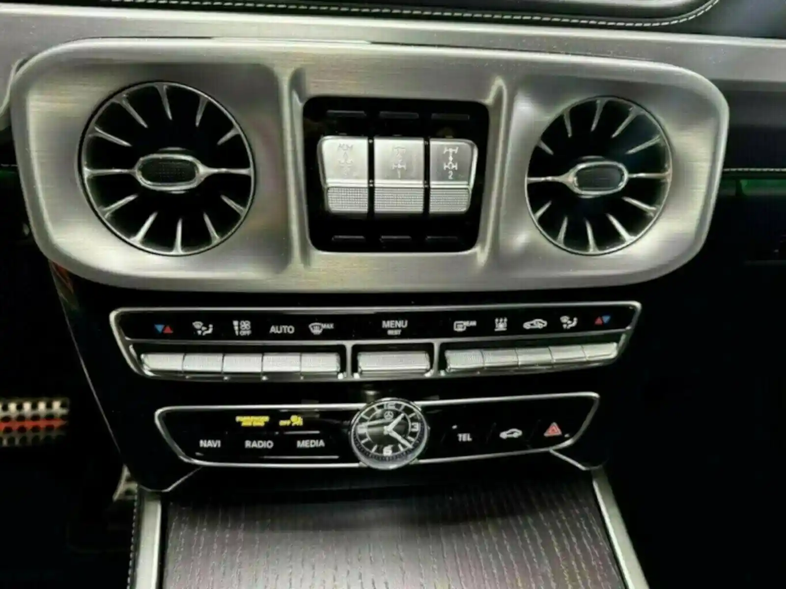 Mercedes-Benz G 500