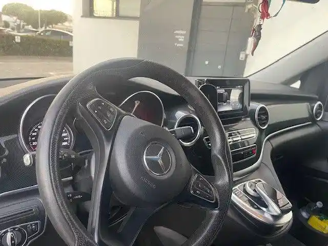 Mercedes-Benz V 200