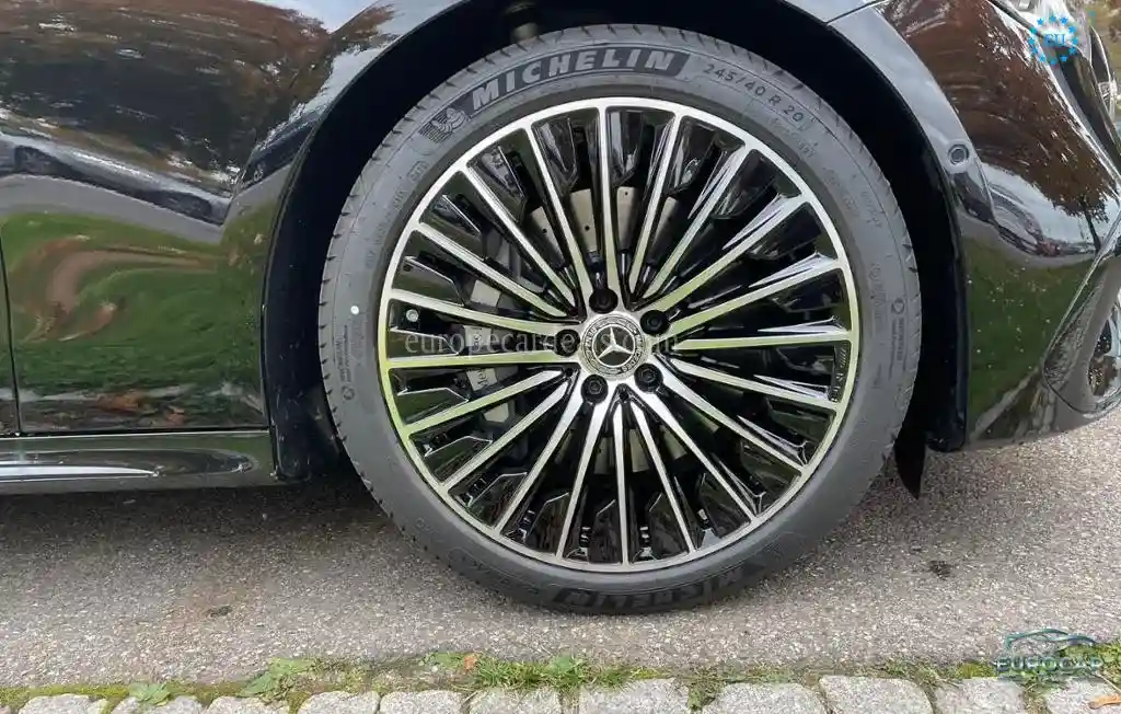 Mercedes-Benz E 300