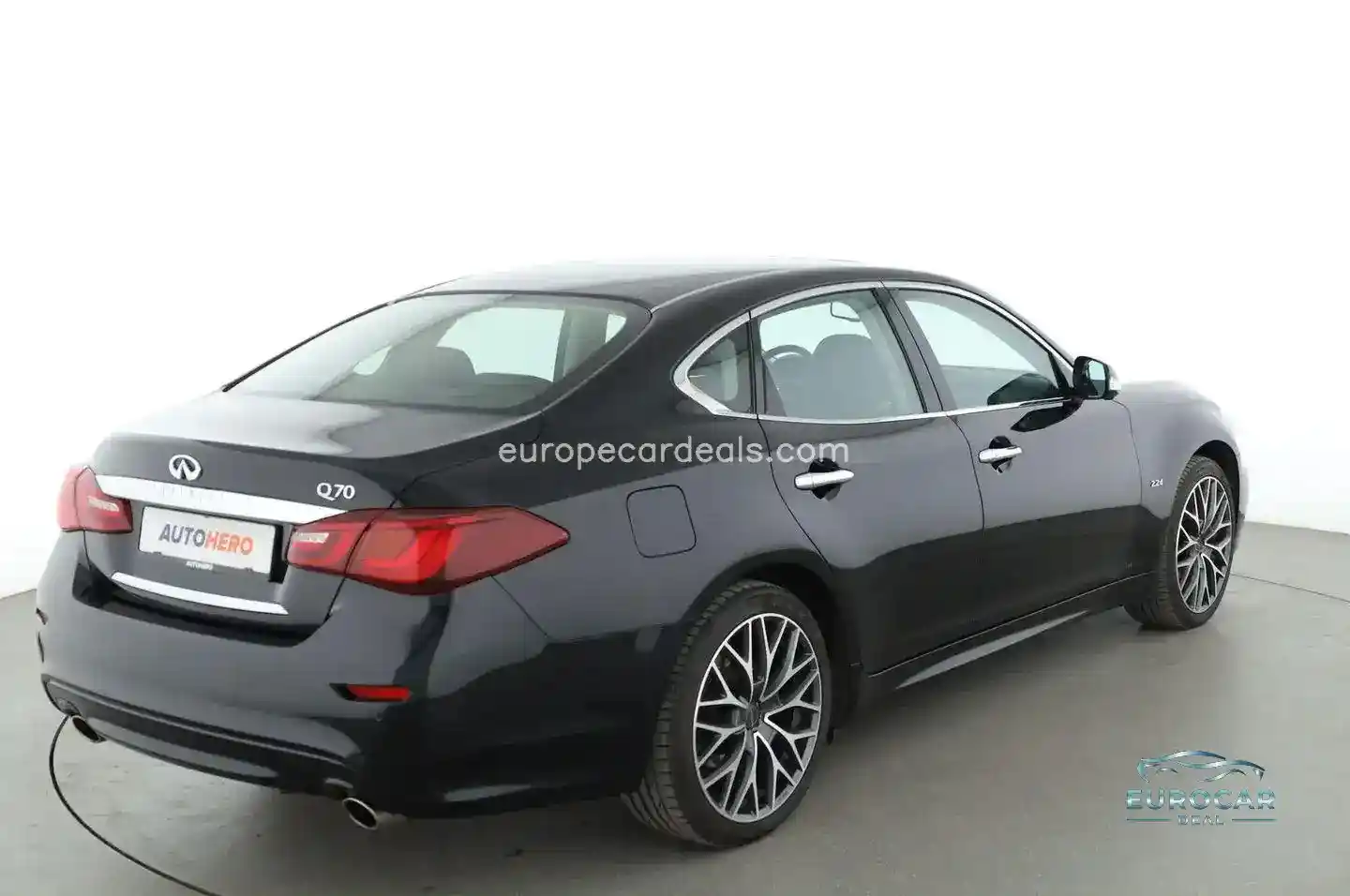 Infiniti Q70