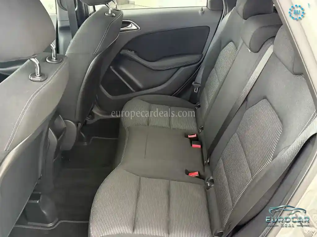 Mercedes-Benz B 180
