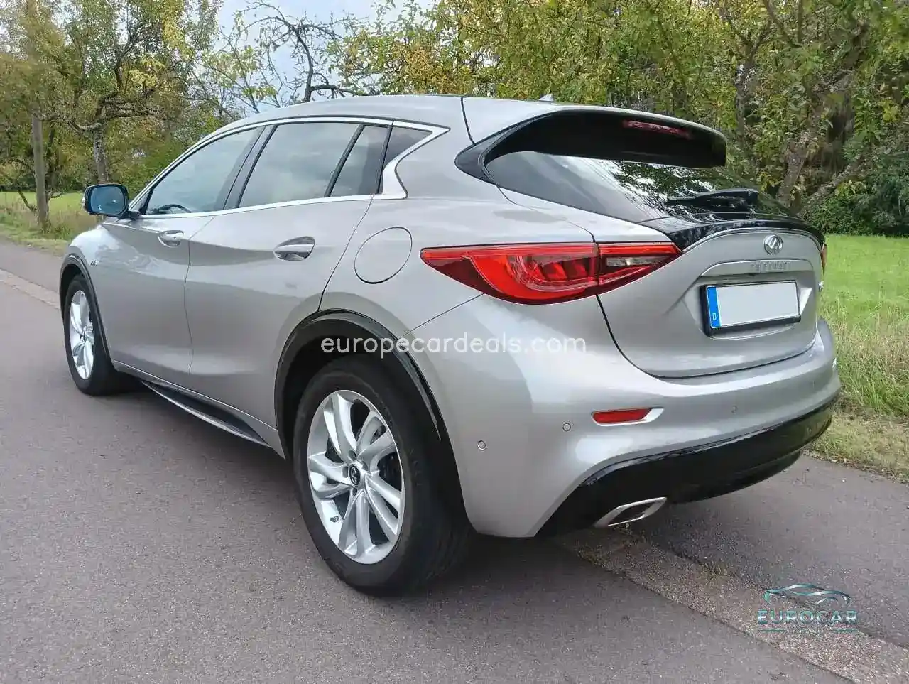 Infiniti Q30