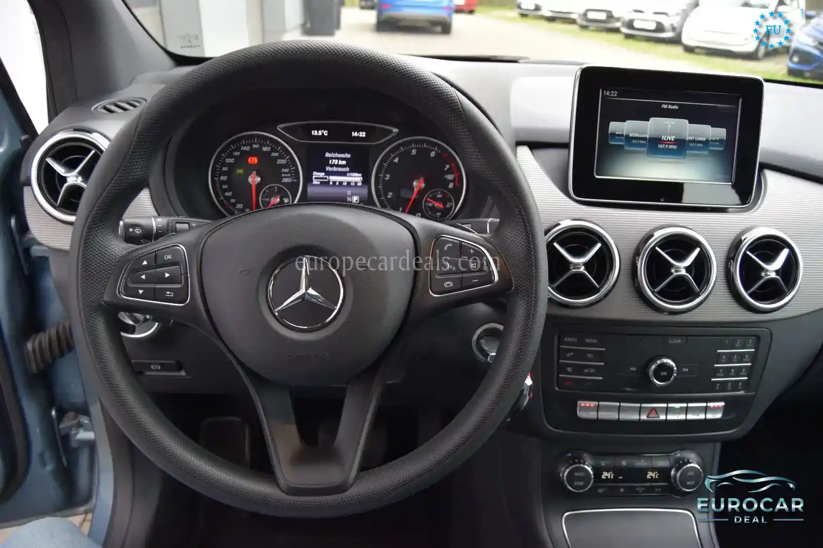 Mercedes-Benz B 180