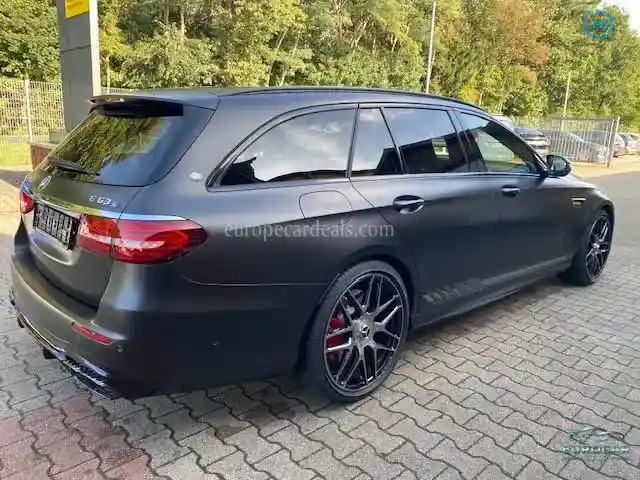 Mercedes-Benz E 63 AMG
