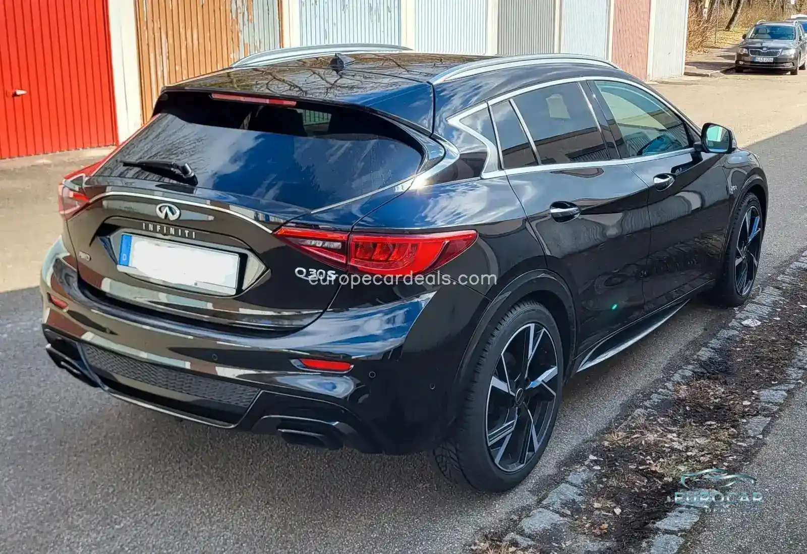 Infiniti Q30
