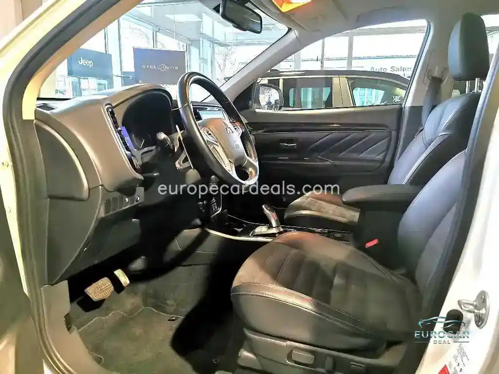 Mitsubishi Plug-in Hybrid Outlander
