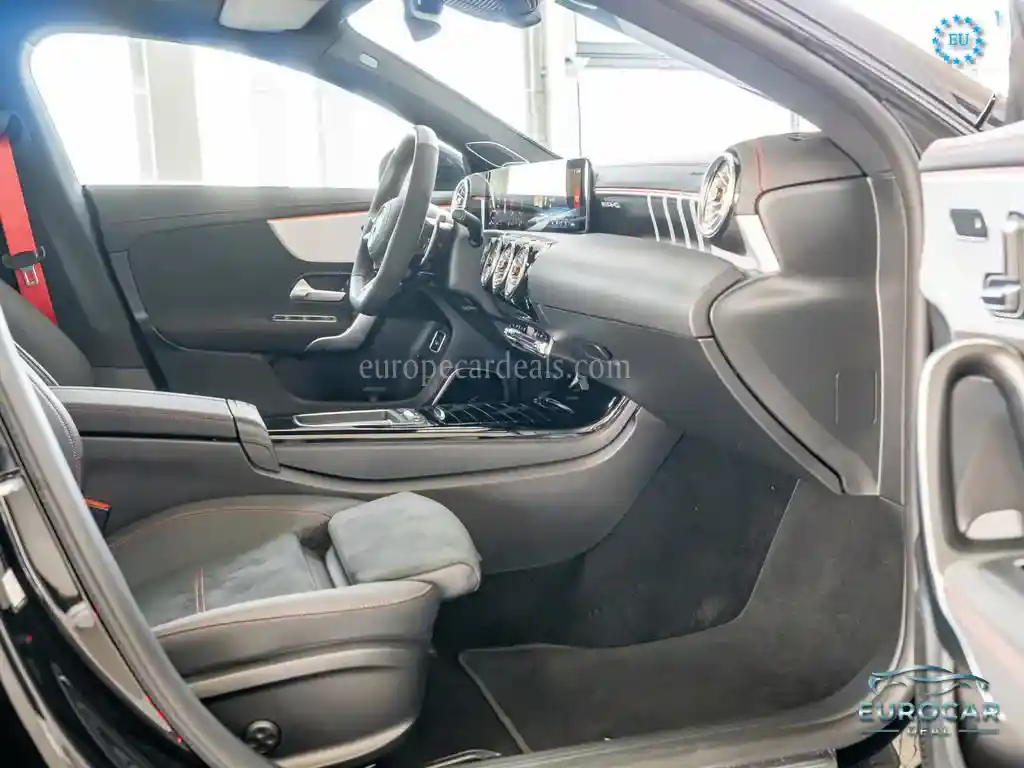 Mercedes-Benz CLA 45 AMG