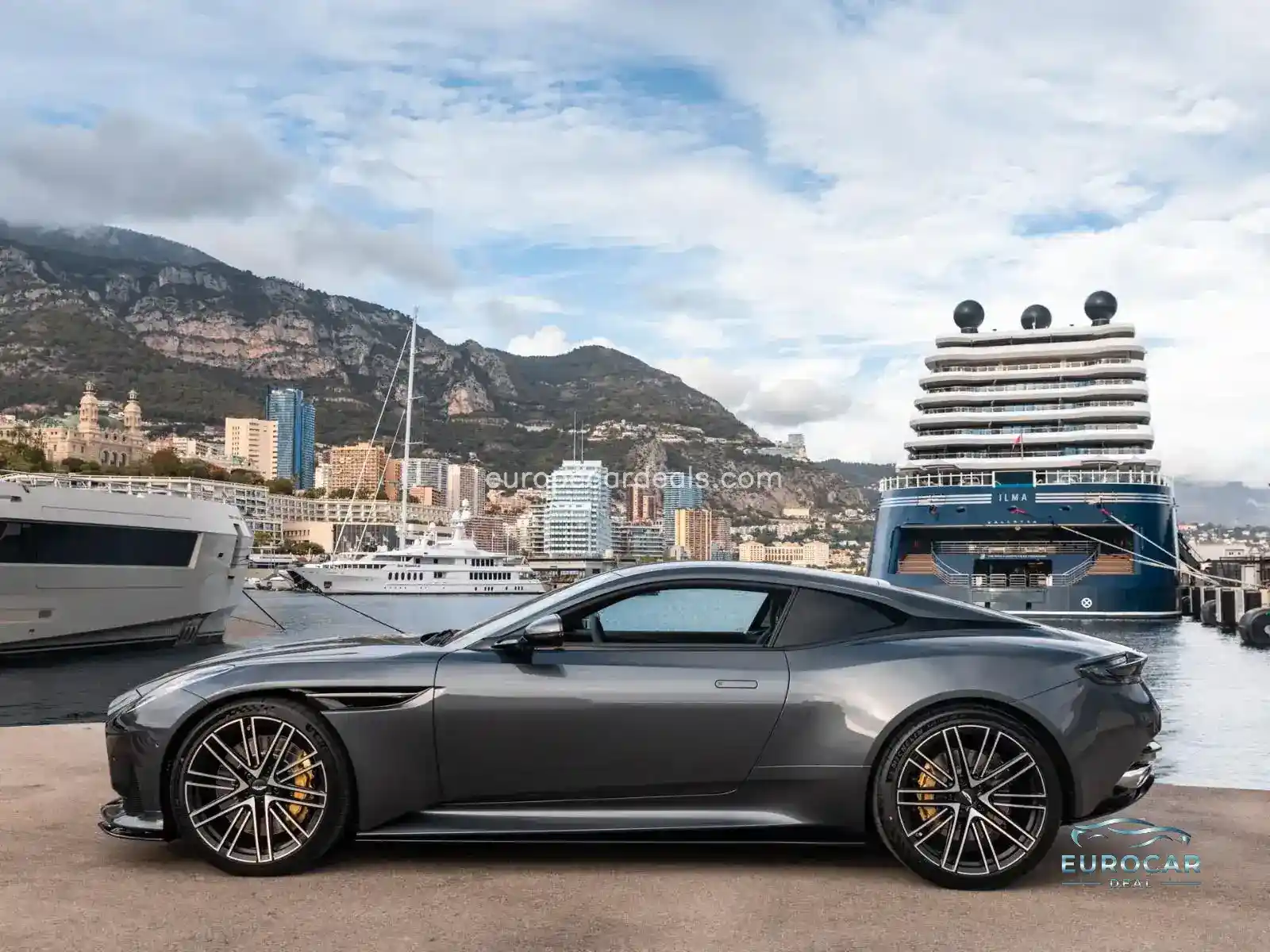 Aston Martin DB12