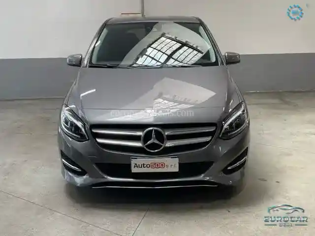 Mercedes-Benz B 180