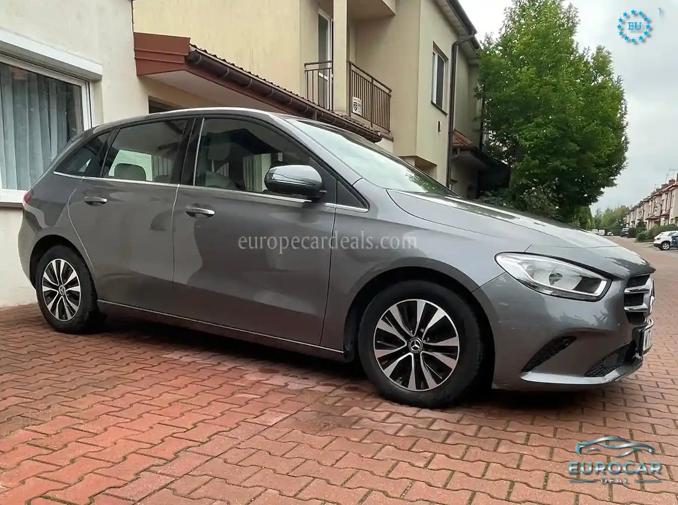 Mercedes-Benz B 180