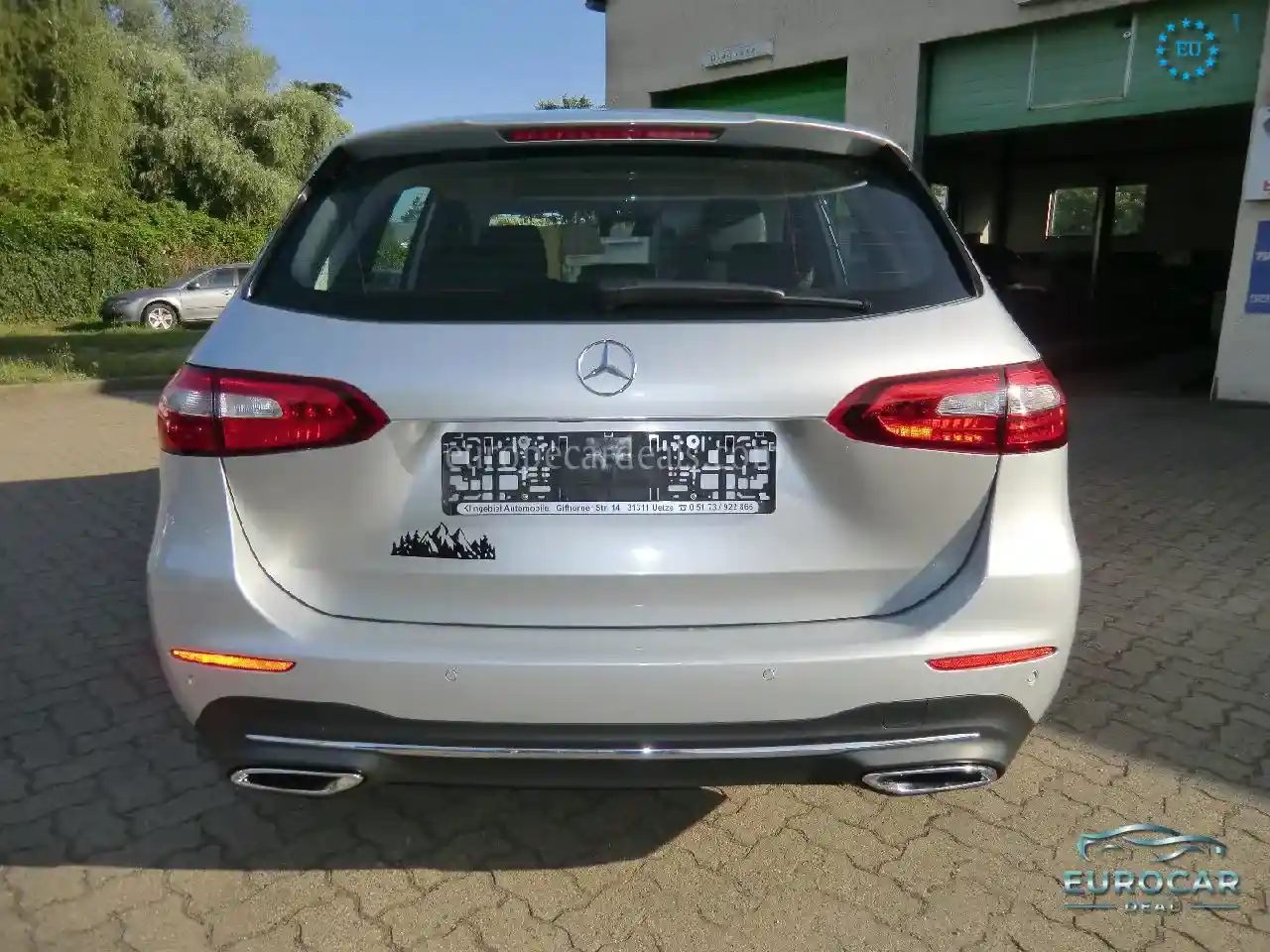 Mercedes-Benz B 180