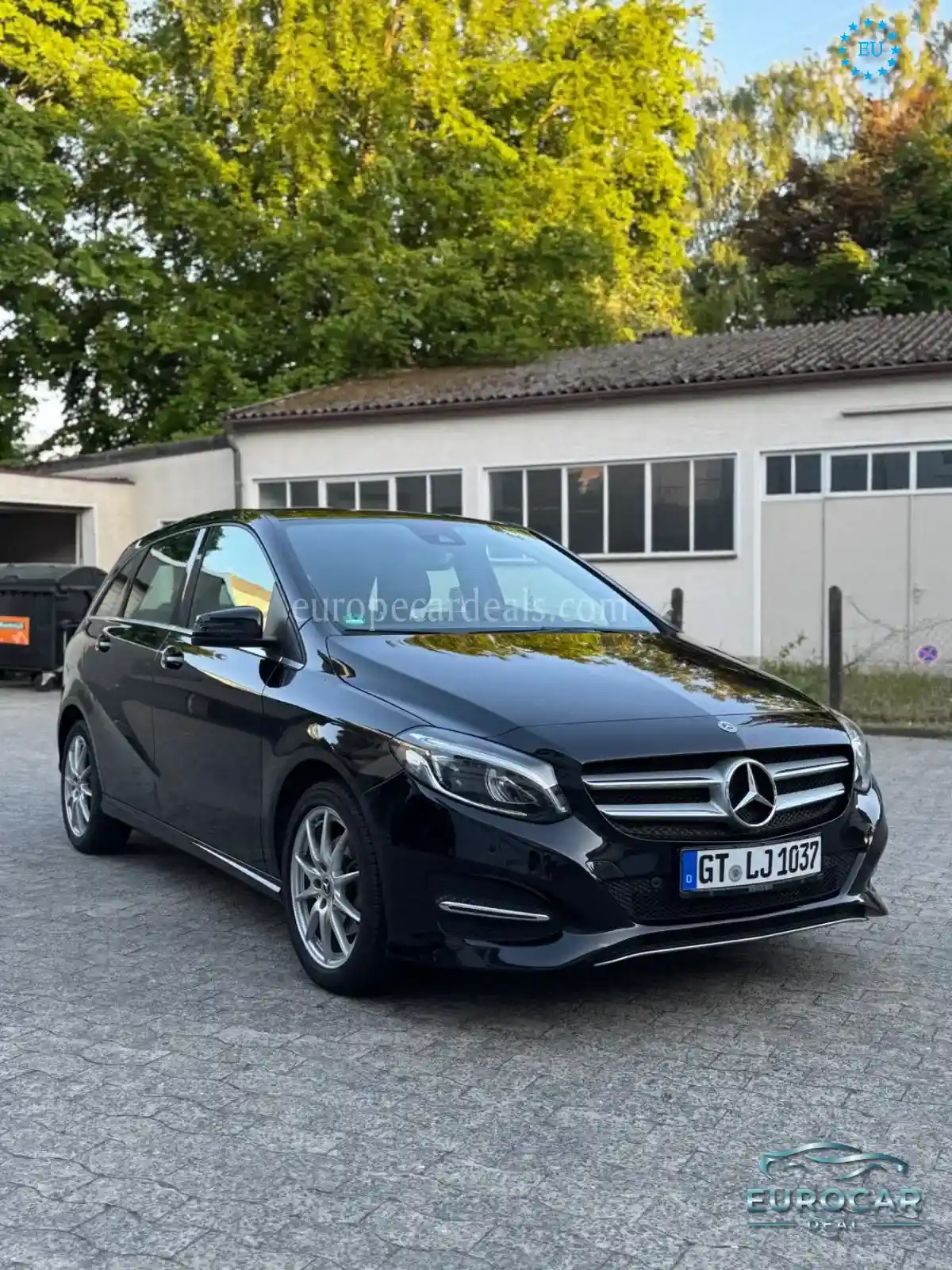 Mercedes-Benz B 180