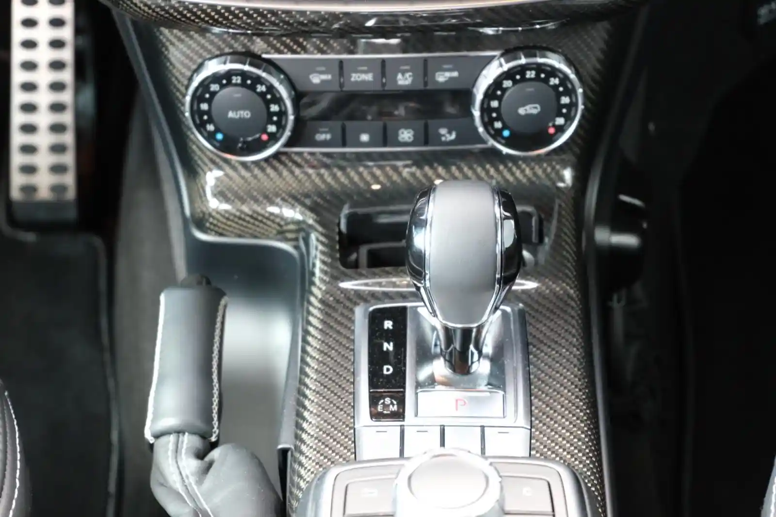 Mercedes-Benz G 500