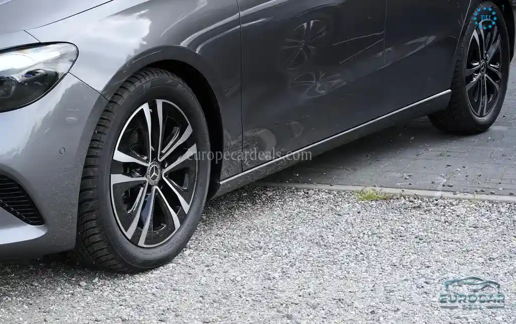 Mercedes-Benz B 200
