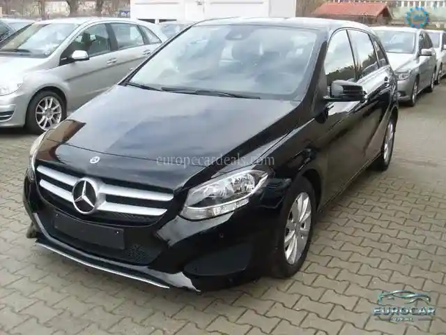 Mercedes-Benz B 200