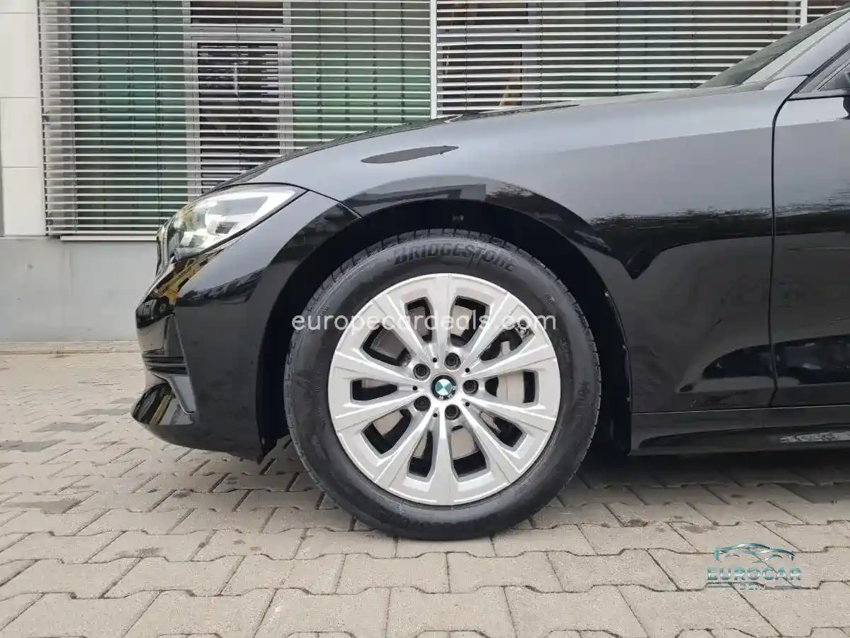 BMW 330