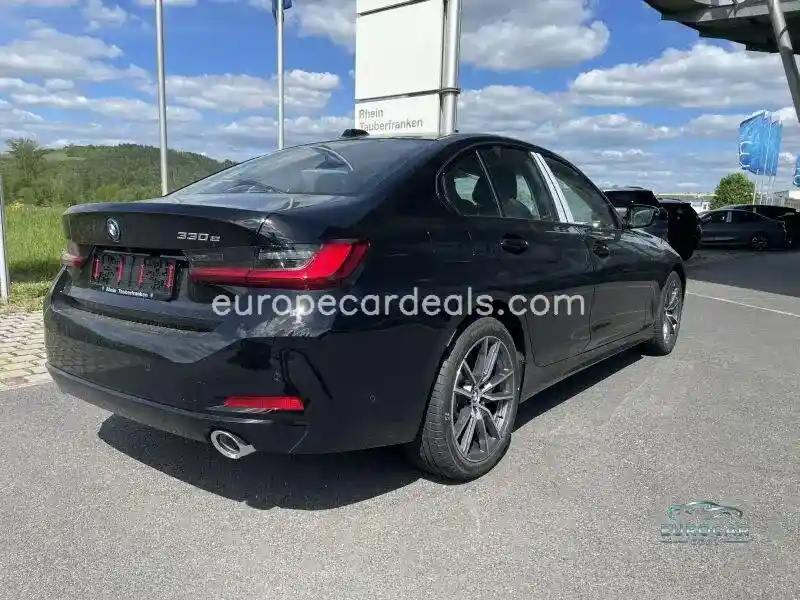 BMW 330