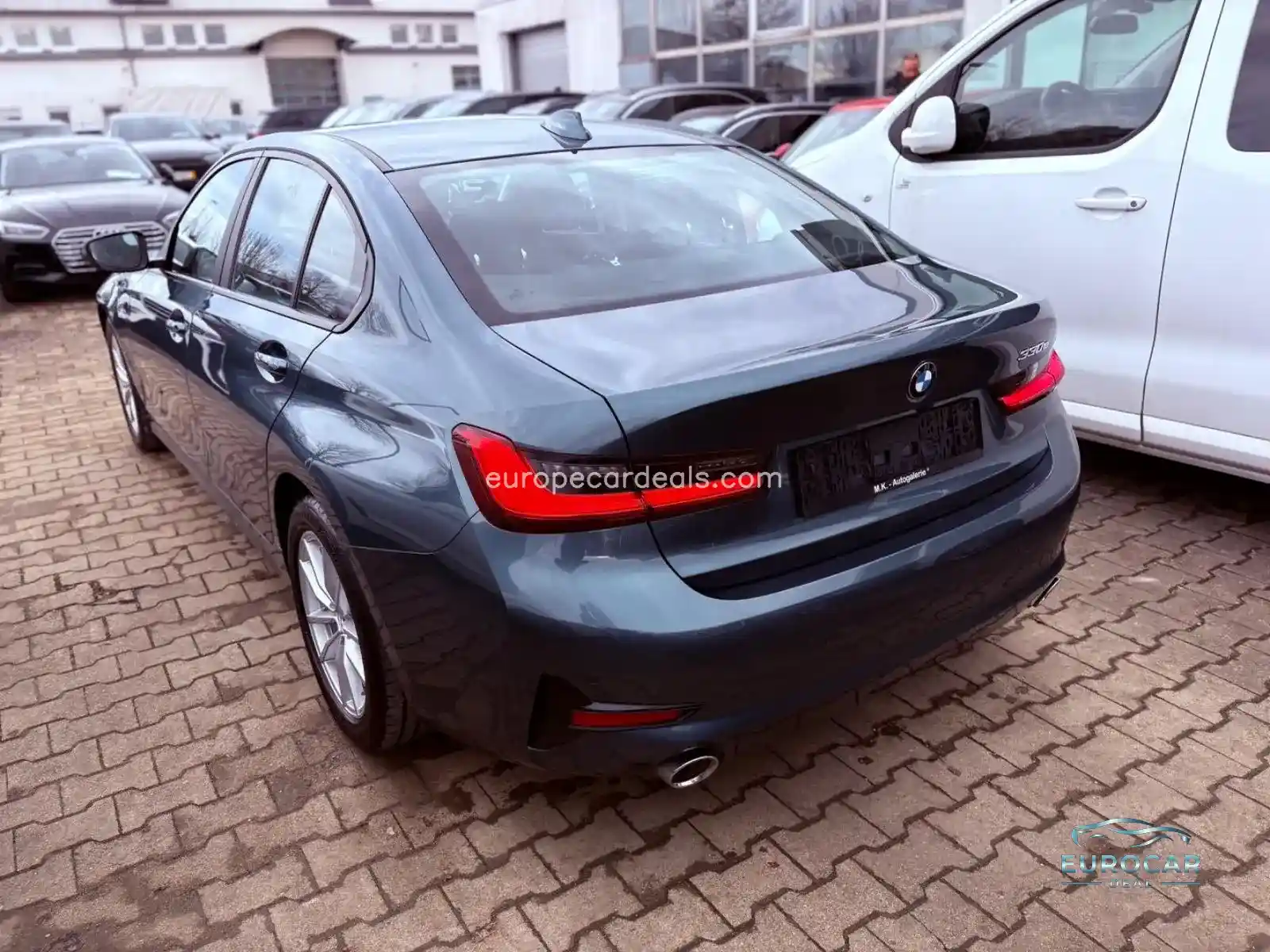 BMW 330
