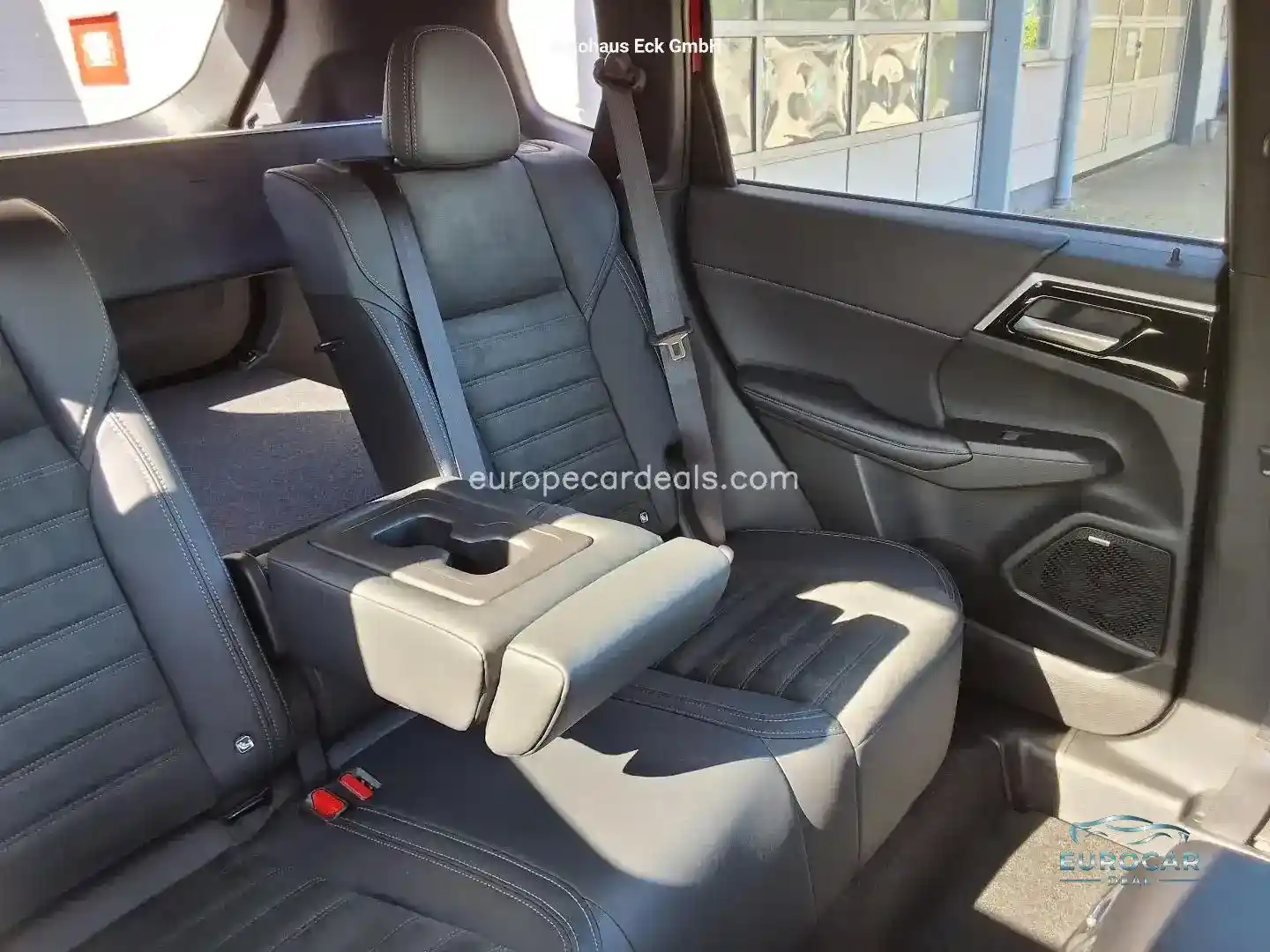 Mitsubishi Plug-in Hybrid Outlander