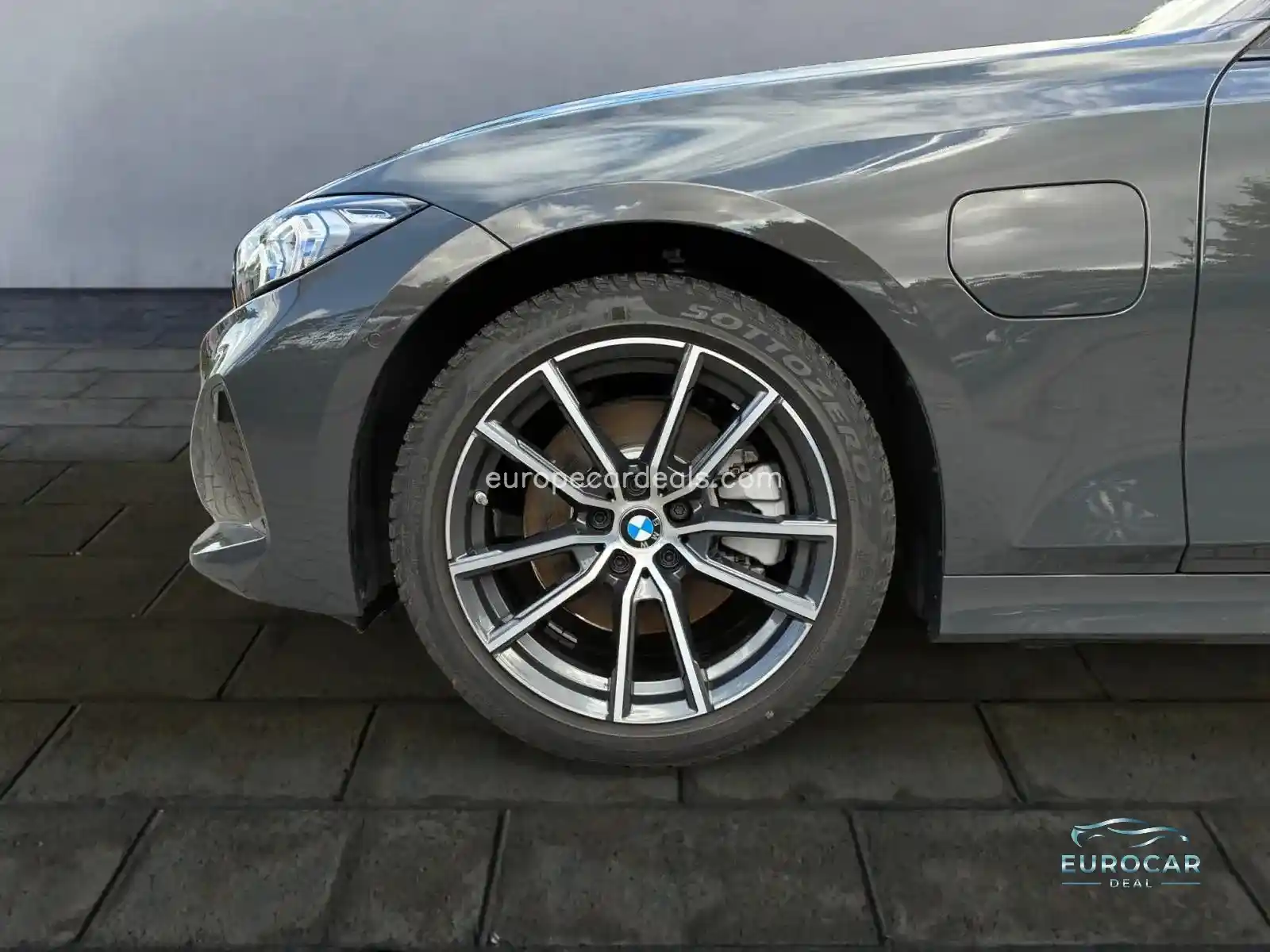 BMW 330