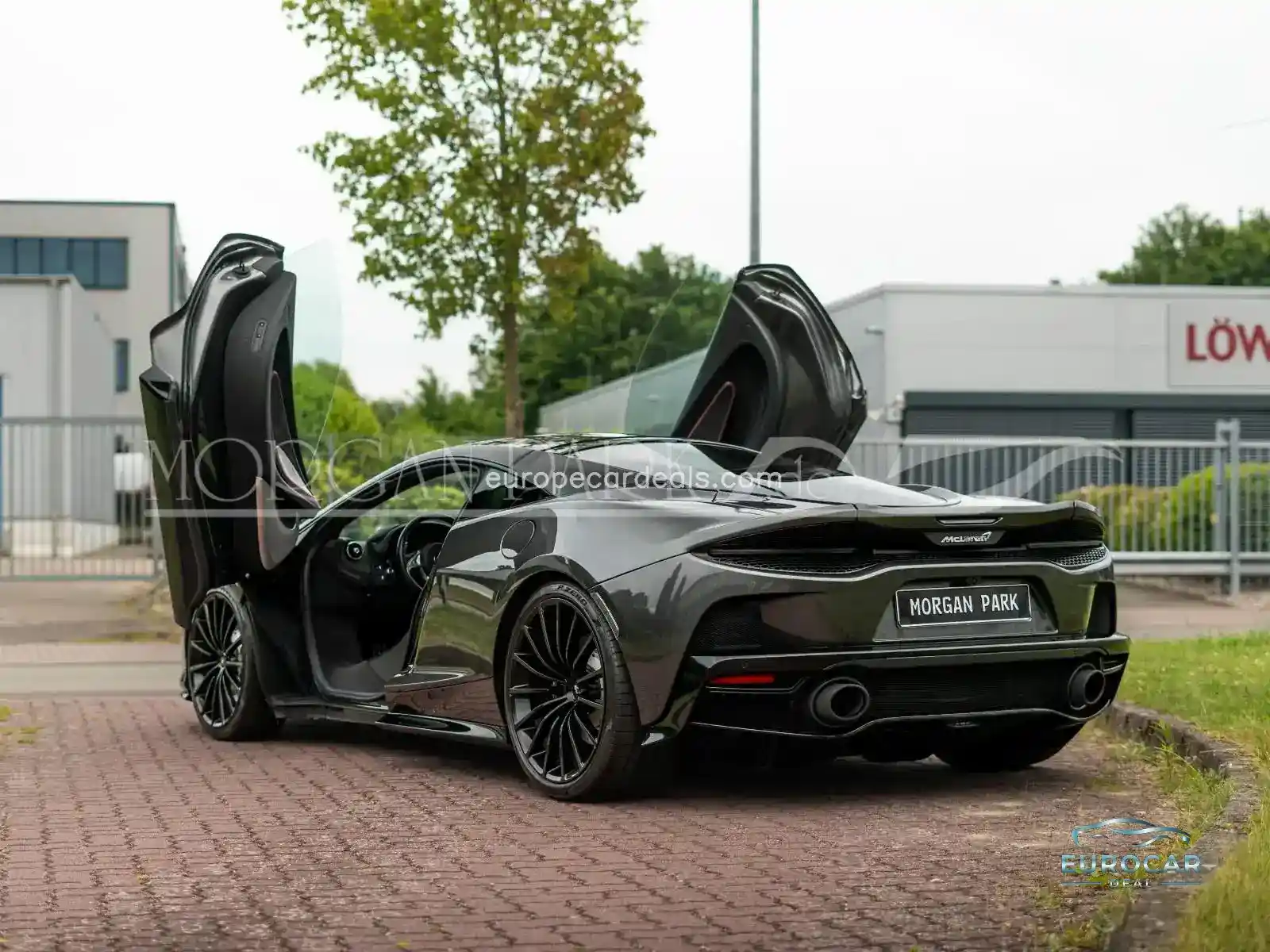 McLaren GT