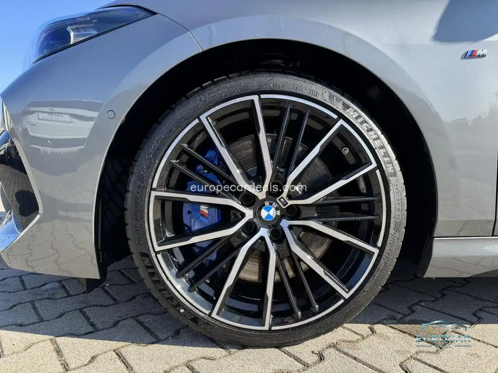 BMW M235