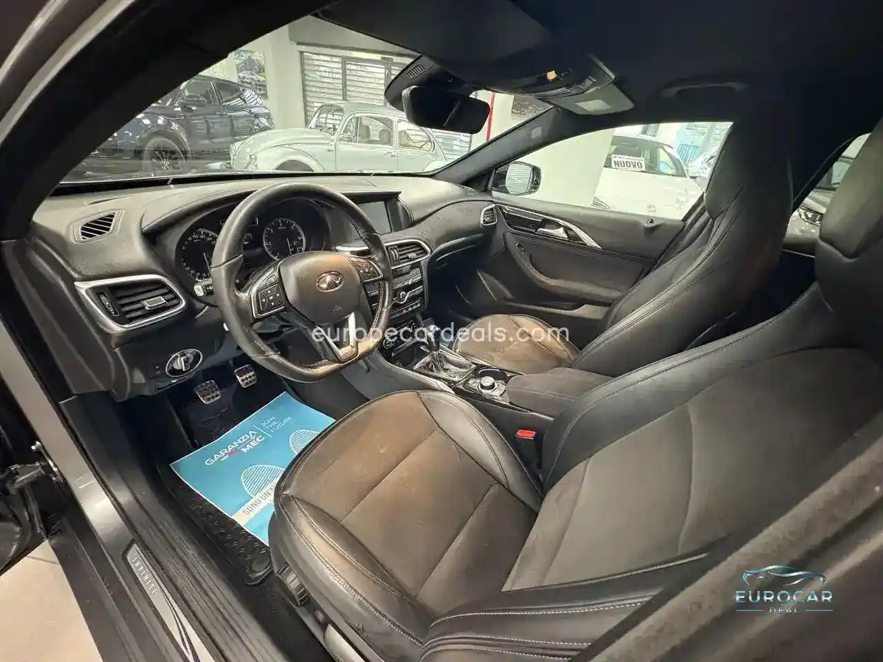 Infiniti Q30