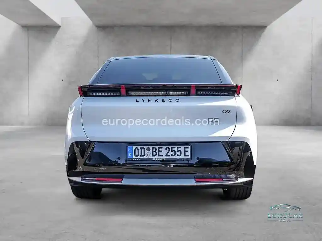 Lynk&Co 02