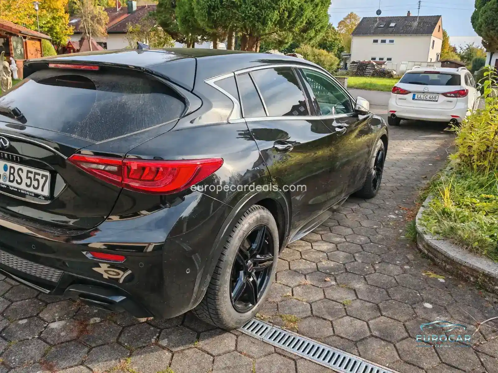 Infiniti Q30