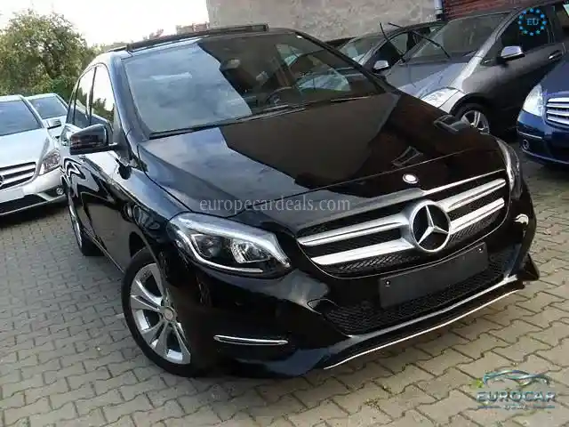 Mercedes-Benz B 180