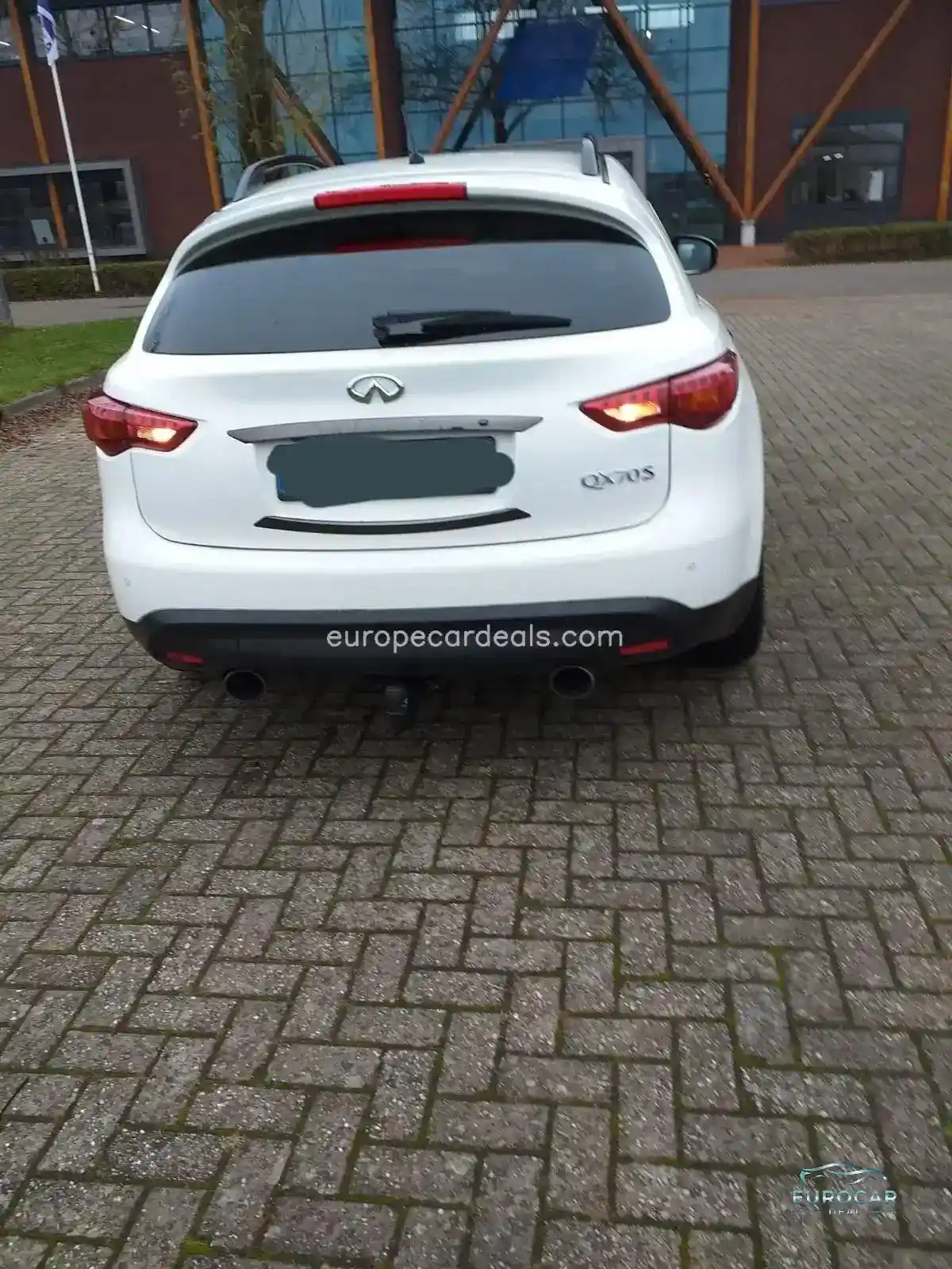 Infiniti QX70