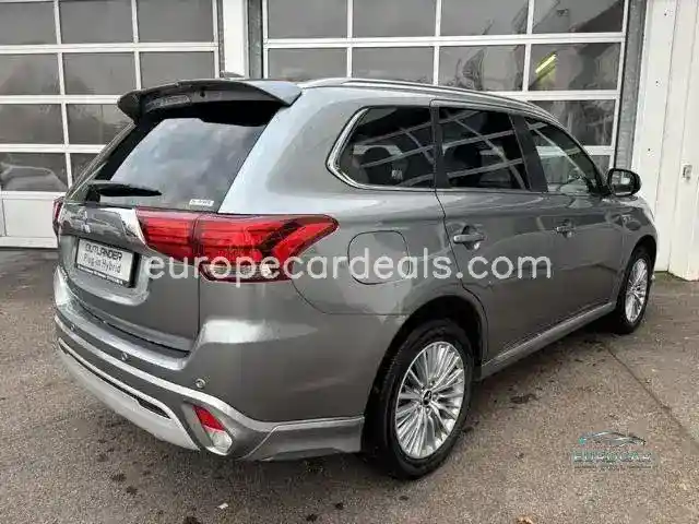 Mitsubishi Plug-in Hybrid Outlander