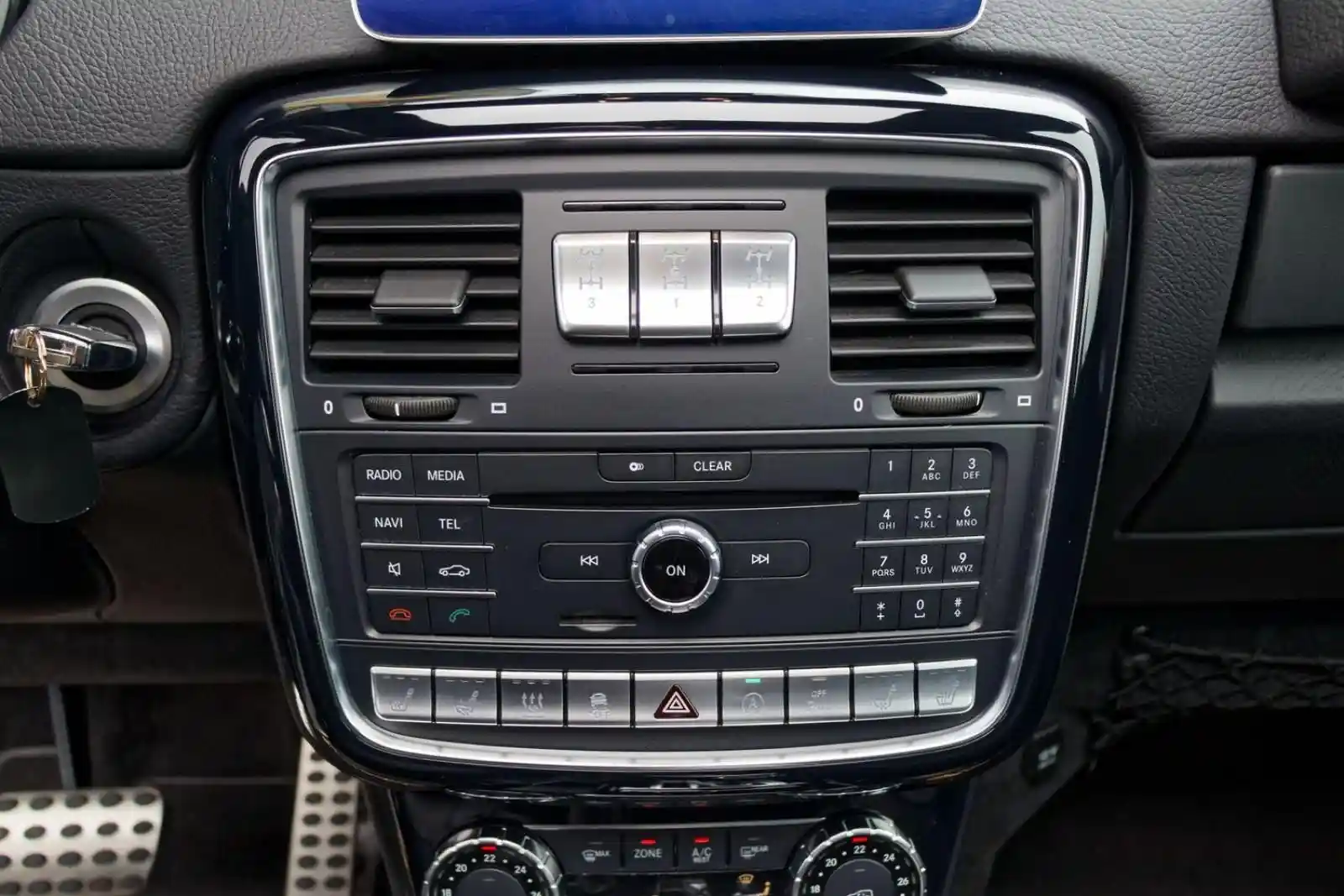 Mercedes-Benz G 500