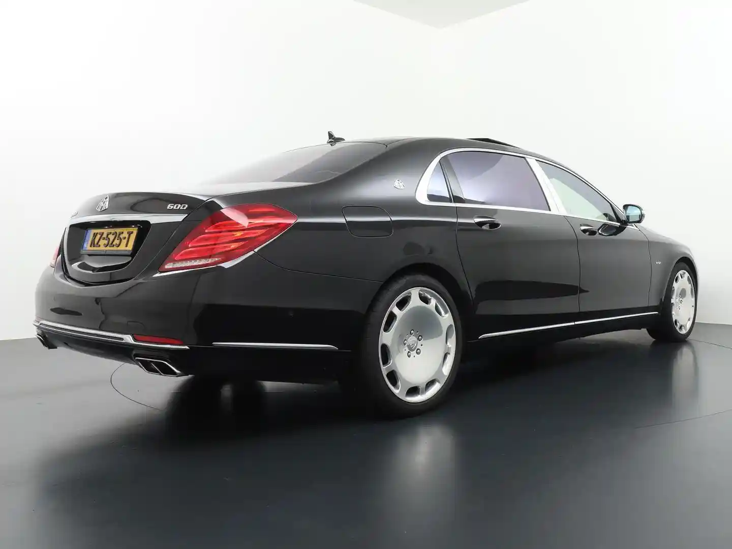 Mercedes-Benz S 600