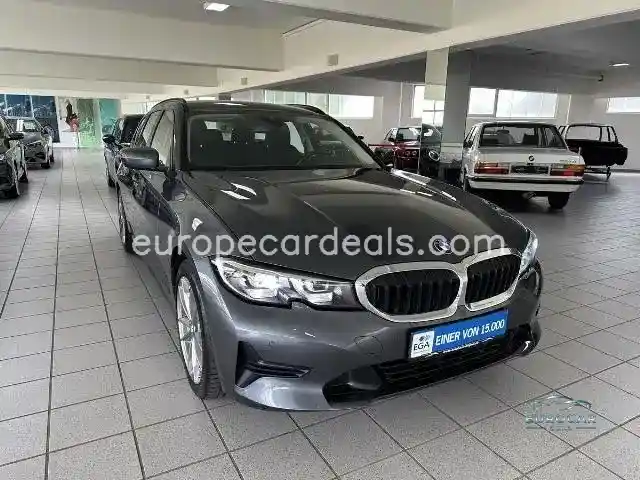 BMW 330