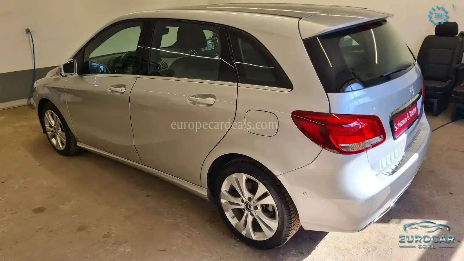 Mercedes-Benz B 180