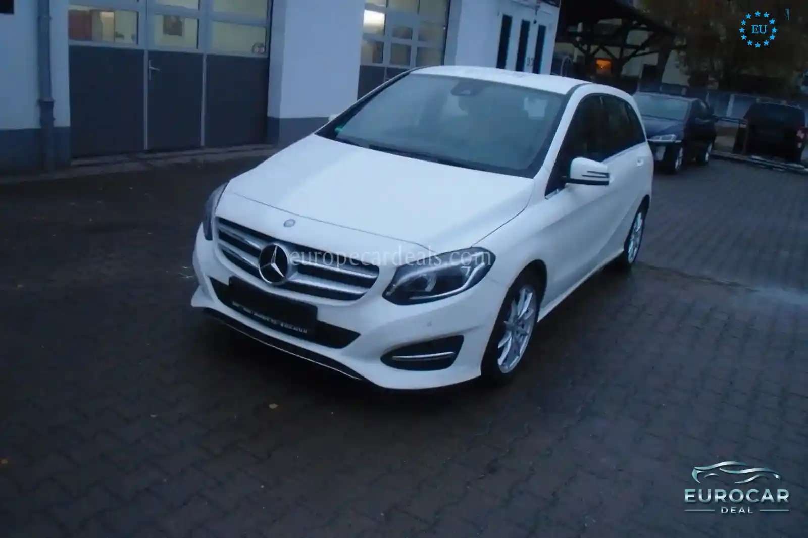 Mercedes-Benz B 180