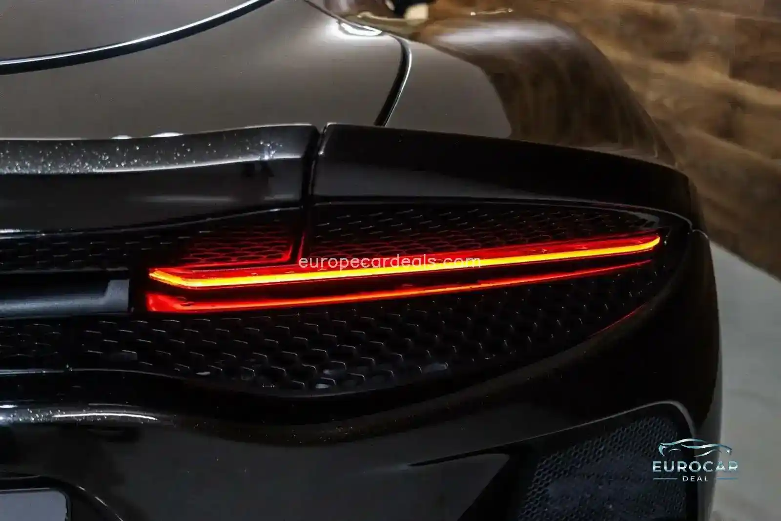 McLaren GT